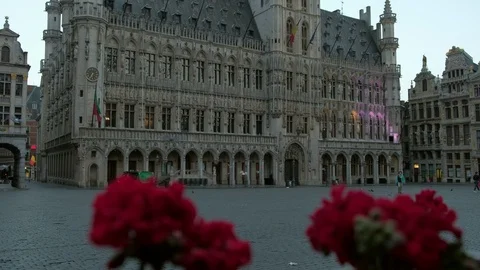 Tilt up the facade of Brussels Town Hall in Grand Place Stock Footage 110688151