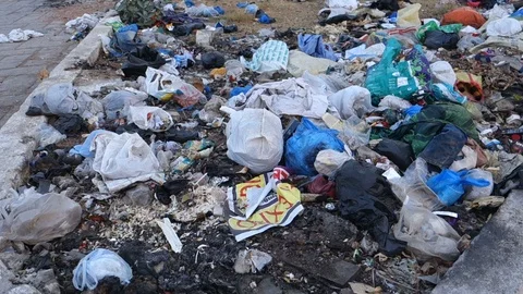 Tilt-up-garbage-dump-india Stock Footage 92288520