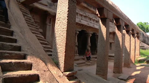Tilt MCUS of an ancient complex in Mamallapuram, India Stock Footage 59091333