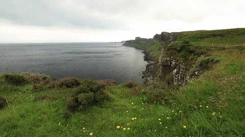 Tilt Up Revealing Dramatic Isle Of Skye Coastline In Scotland Stock-Footage 125191493