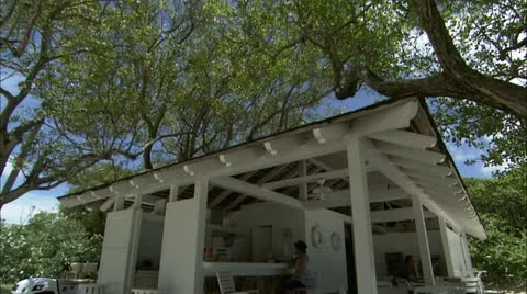 Tilt to small beach cafe Stock-Footage 22664567