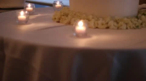Tilt up white wedding cake ms Vidéo 17851059