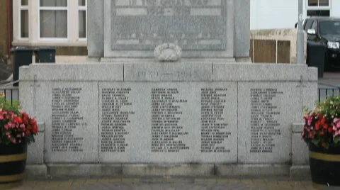 Tilt up WW1 memorial Video stock 858481