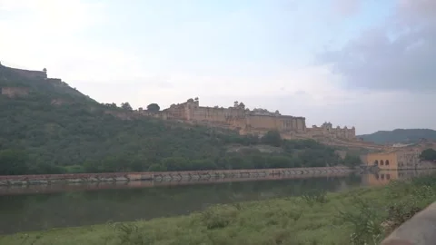Tilted Gimbal Roll Shot of Amer Fort from Lakeside View, Jaipur, India 스톡 동영상 312947407