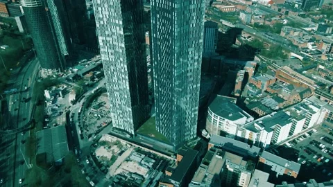 Tilting Drone Footage of Deansgate Square Skyscrapers, Manchester 2 動画素材 234999799