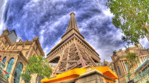 Tilting timelapse to the top of the reproduction Eiffel tower in Las Vegas. Stock Footage 52324199
