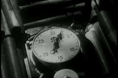 Time bomb with two and a half minutes left on timer Stock Footage 14521824