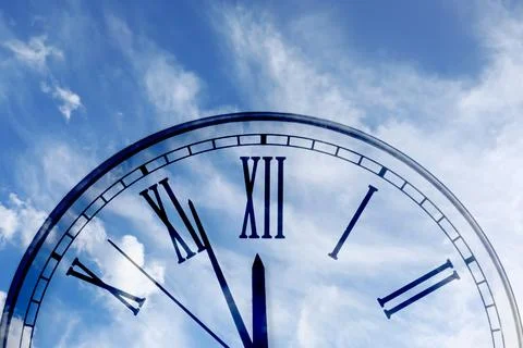 Time concept. Clock and blue sky with fluffy clouds, double exposure Illustrazione stock