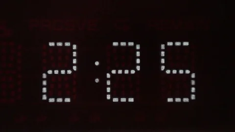 Time counting on player's display 動画素材 88245085