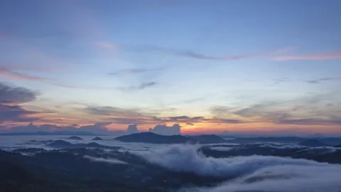 Time laps sunrise ray of sunlight Stock Footage 139759215