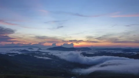 Time laps sunrise ray of sunlight Video stock 139759266