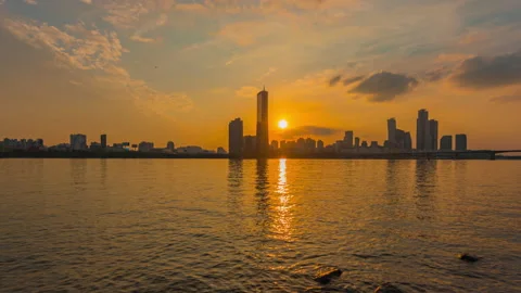 Time lapse 4k. 63 building with sunset. the best view south korea.(zoom out) Stock Footage 141647019