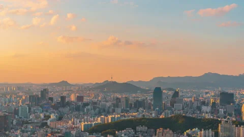 Time lapse 4K evening sky beautiful sunset at Seoul City Skyline, South Korea. Stock Footage 228445060
