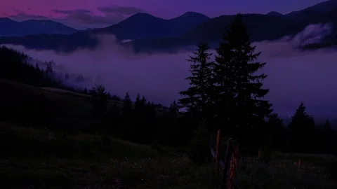 Time lapse 4K video of clouds and fog moving at mountain valley Video stock 92077087