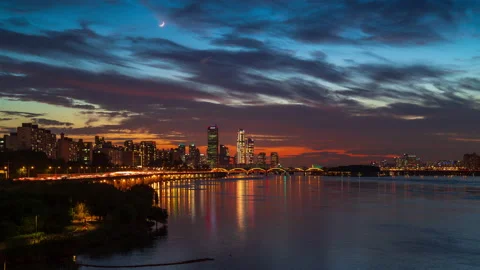 Time lapse 4k View of Yeouido and Han River after sunset in Seoul,South Korea. Video stock 201415363