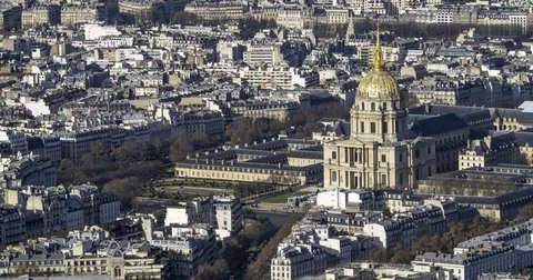 Time lapse aerial panning view of the Hotel des Invalides in Paris, France Stock Footage 70795364