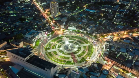 Time lapse Aerial view and top view of traffic on city streets in Bangkok. Stock Footage 133605285
