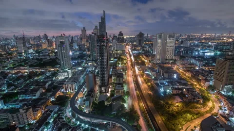 Time lapse Aerial view and top view of traffic on city streets in Bangkok. Vídeos de archivo 138325958