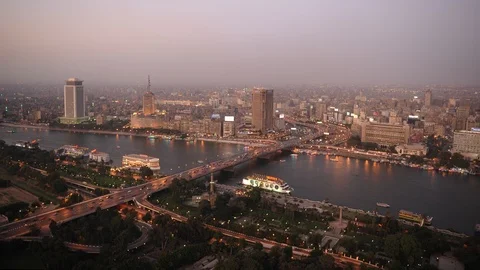 Time Lapse Aerial View of Cairo Skyline Cars Traffic Jam on Bridge Dusk to Night 스톡 동영상 91238704