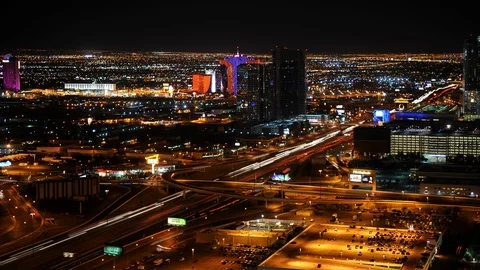 Time Lapse of Aerial View Las Vegas City with Cars Traffic on Busy Freeway Night 스톡 동영상 99385111