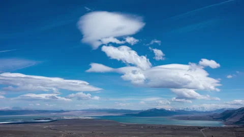 Time Lapse - Aerial view of Mono Lake California with beautiful clouds Video stock 155268965