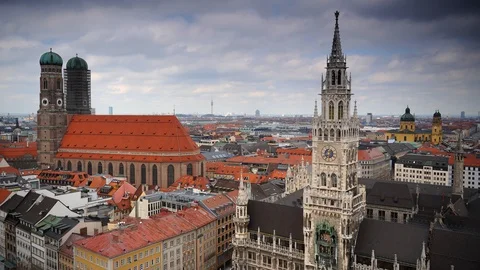 Time Lapse Aerial View of Munich Skyline Crowded Urban Scene Famous Landmark Day 스톡 동영상 104494979
