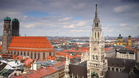 Time Lapse Aerial View of Munich City Skyline Iconic Buildings Landmark Rooftops Vídeo Stock 106435794
