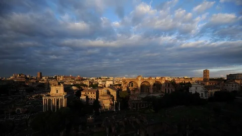 Time Lapse Aerial View of Rome City Skyline Roman Forum Historical Ruins Sunset 스톡 동영상 99140799