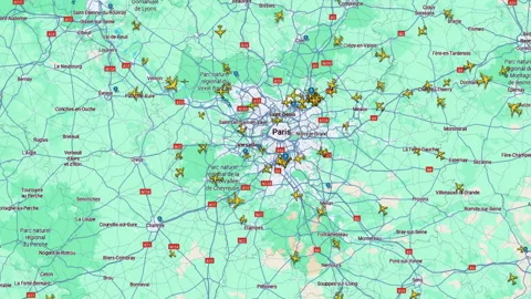 Time lapse of air traffic over Paris metropolitan area Stock Footage 334804117
