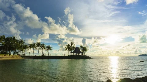 Time-lapse of Amazing Sunset at beach side at Sabah, Borneo Stock Footage 100323606