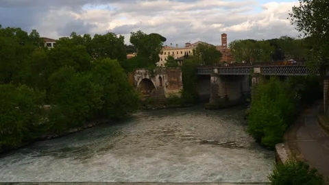 Time Lapse Of Ancient Ponte Rotto Broken Bridge Rome Italy Vídeos de archivo 279925728