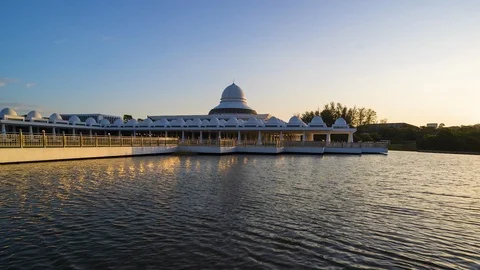 Time Lapse : Annur Mosque At Seri Iskandar,Malaysia.HD Stock Footage 125687317
