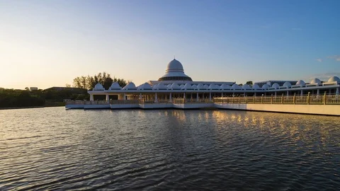 Time Lapse : Annur Mosque At Seri Iskandar,Malaysia.HD Stock Footage 125687438