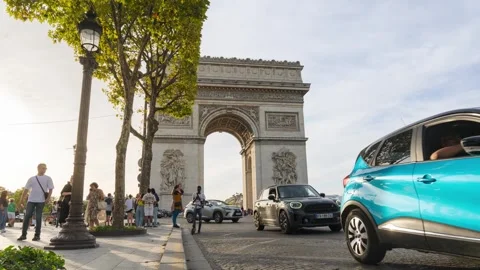 Time Lapse of Arc de Triomphe in Paris: Tourists Taking Photos, Cars Stock Footage 249671458