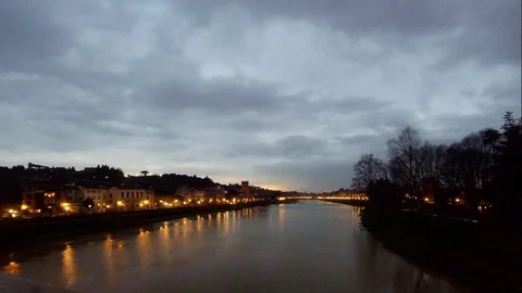 Time Lapse of Arno River in Florence at Sunset Vídeos de archivo 86159907