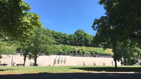 Time lapse au Parc des Bastions avec le Mur des Réformateurs, été à 스톡 동영상 92606351