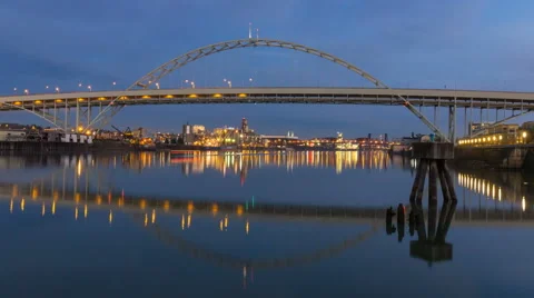 Time Lapse of Auto Traffic Over Fremont Bridge in Portland Oregon at Blue Hour 스톡 동영상 46492955