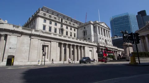Time lapse, Bank of England, Threadneedle Street, London with commuters Vídeos de archivo 64127808