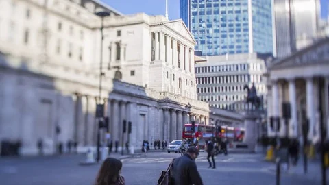 Time lapse of the Bank of England on Threadneedle Street. 스톡 동영상 82901377