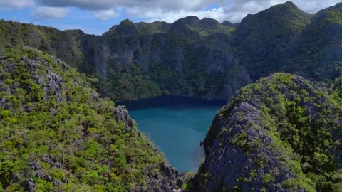 Time lapse Barracuda Lake Coron, Palawan, Philippines. Unbelievable aerial view Stock Footage 333759277