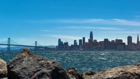 Time-lapse of the Bay Bridge and skyline in San Francisco 動画素材 115359589