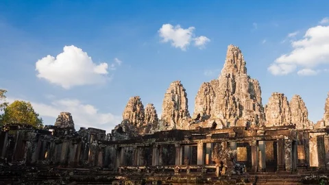 Time Lapse of Bayon temple evening time, Angkor Thom, Siem Reap, Cambodia, Panni Stock Footage 105600328