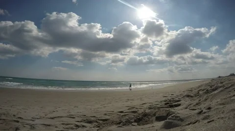 Time Lapse on Beach Stockbeeldmateriaal 52492806