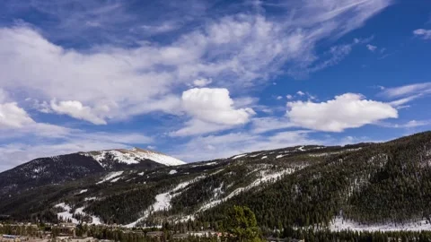 Time Lapse - Beaufitul clouds over hills in Colorado 動画素材 248917463