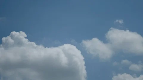 Time-lapse of beautiful blue sky and clouds. Blue sky with clouds 스톡 동영상 128784826