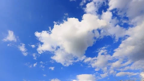 Time lapse of beautiful blue sky with white cloud background Video stock 143590552