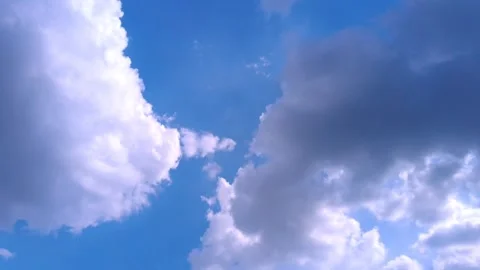 Time lapse, beautiful cloud movement In the sky with a bright sun Stock-Footage 250151552
