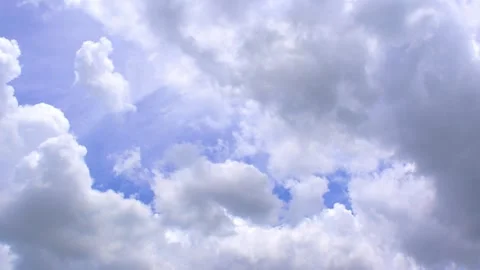 Time lapse, beautiful cloud movement In the sky with a bright sun Stock-Footage 250152041
