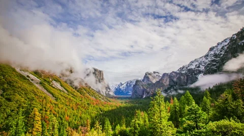 Time Lapse - Beautiful Clouds Moving Over Yosemite Valley from Tunnel View Stock Footage 59849993