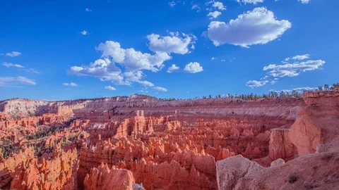 Time Lapse - Beautiful Clouds Moving Over Bryce Canyon National Park in Utah Video stock 93873788